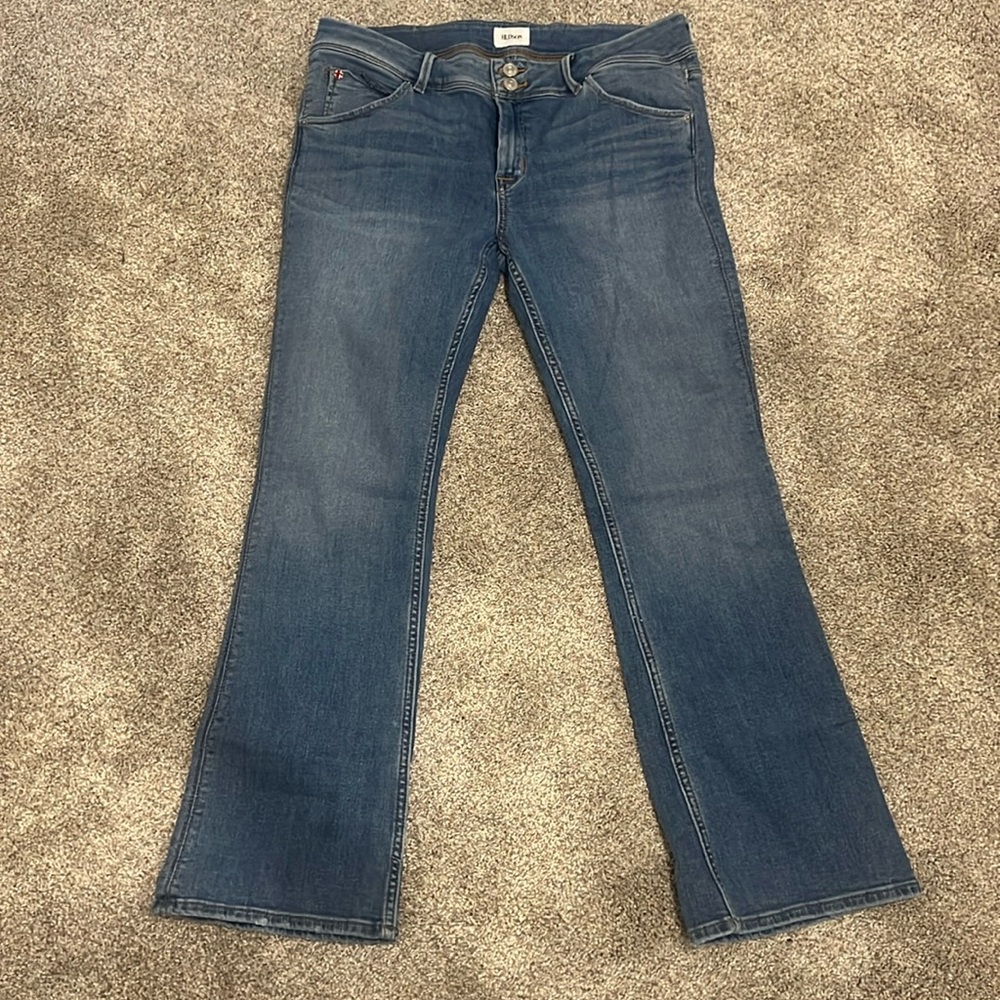 Hudson Collin mid rise bootcut. Women’s 31
